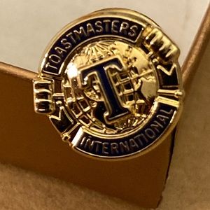 🐸Preowned Men’s TOASTMASTERS INTERNACIONAL “T” LAPEL/TIE PIN; 3/8” diameter